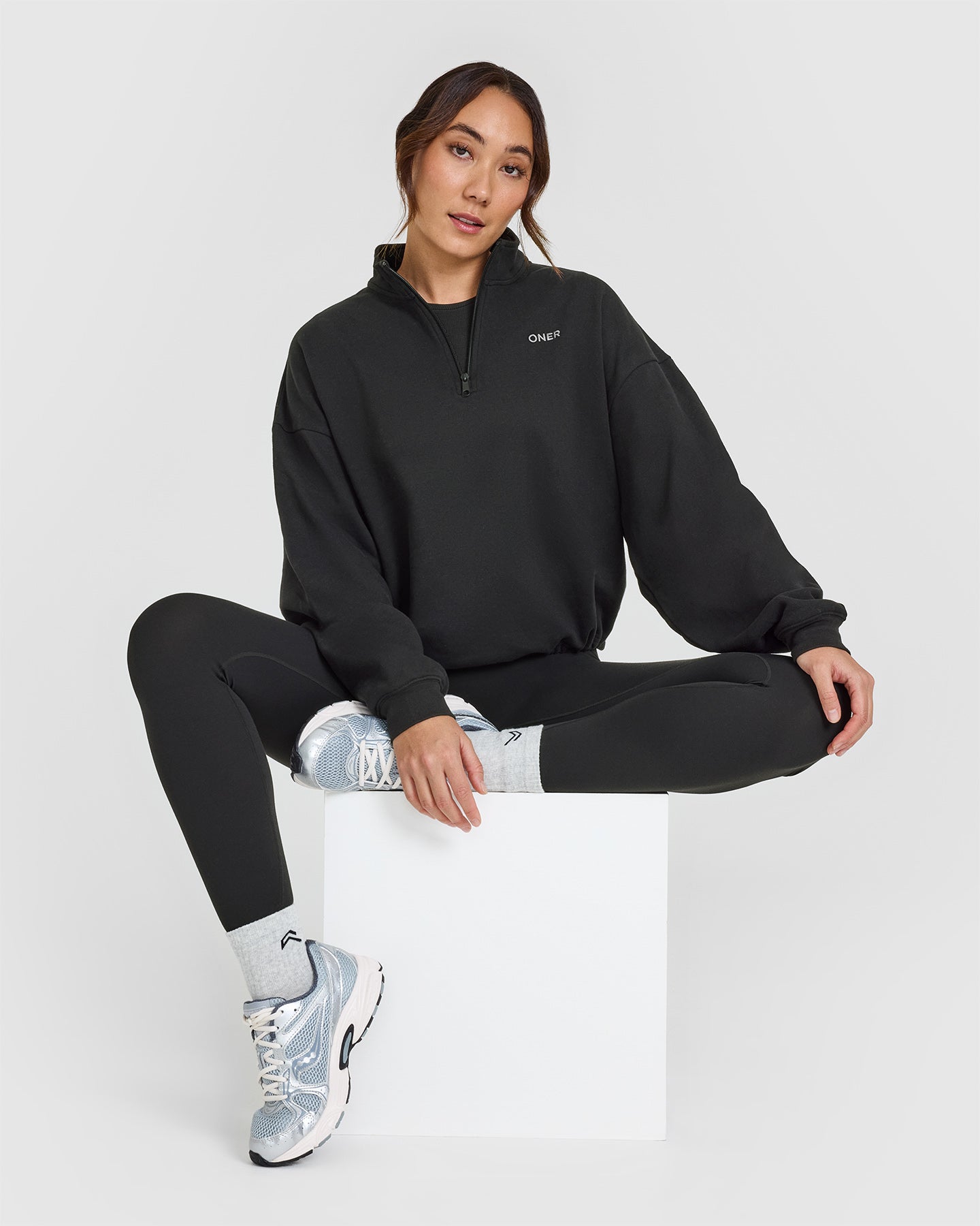 Mid Weight 1/4 Zip Sweatshirt - Black