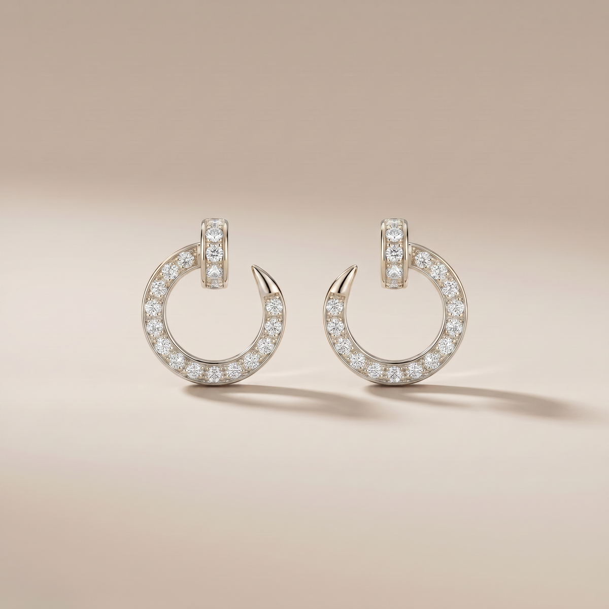 Juste Un Clou Pavé Diamonds Small Hoop Earrings