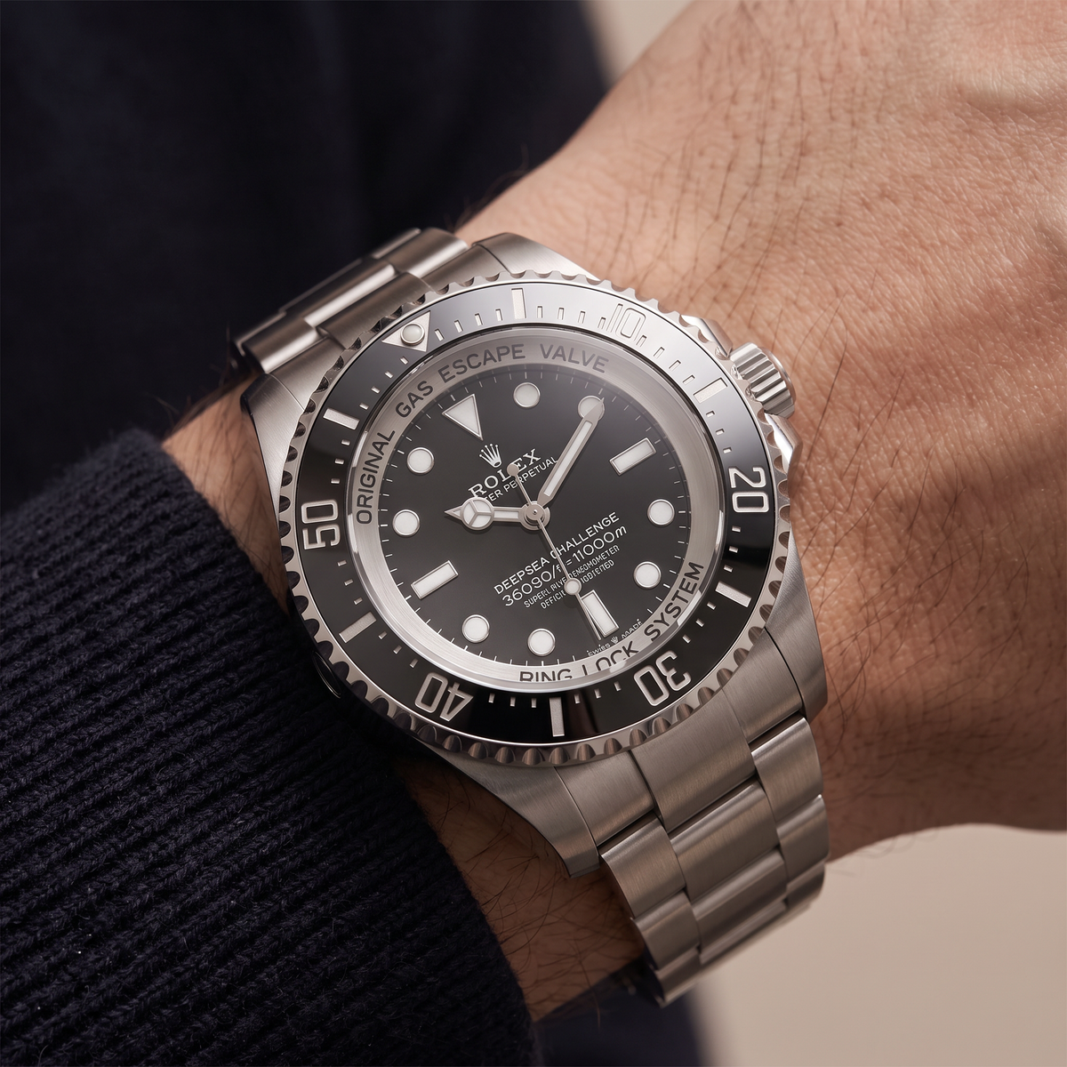 Sea-Dweller M126067 Black Dial Stainless Steel Ceramic Bezel Men’s Watch
